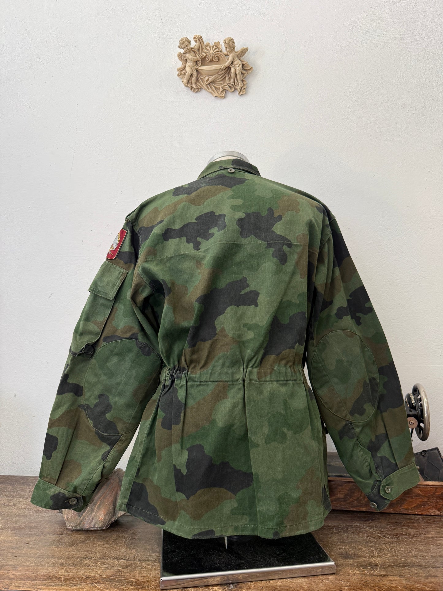 Vintage 90’s Serbian Army Jacket “L/XL”