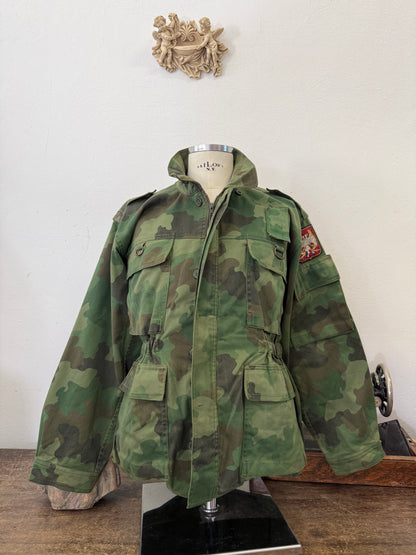 Vintage 90’s Serbian Army Jacket “L/XL”