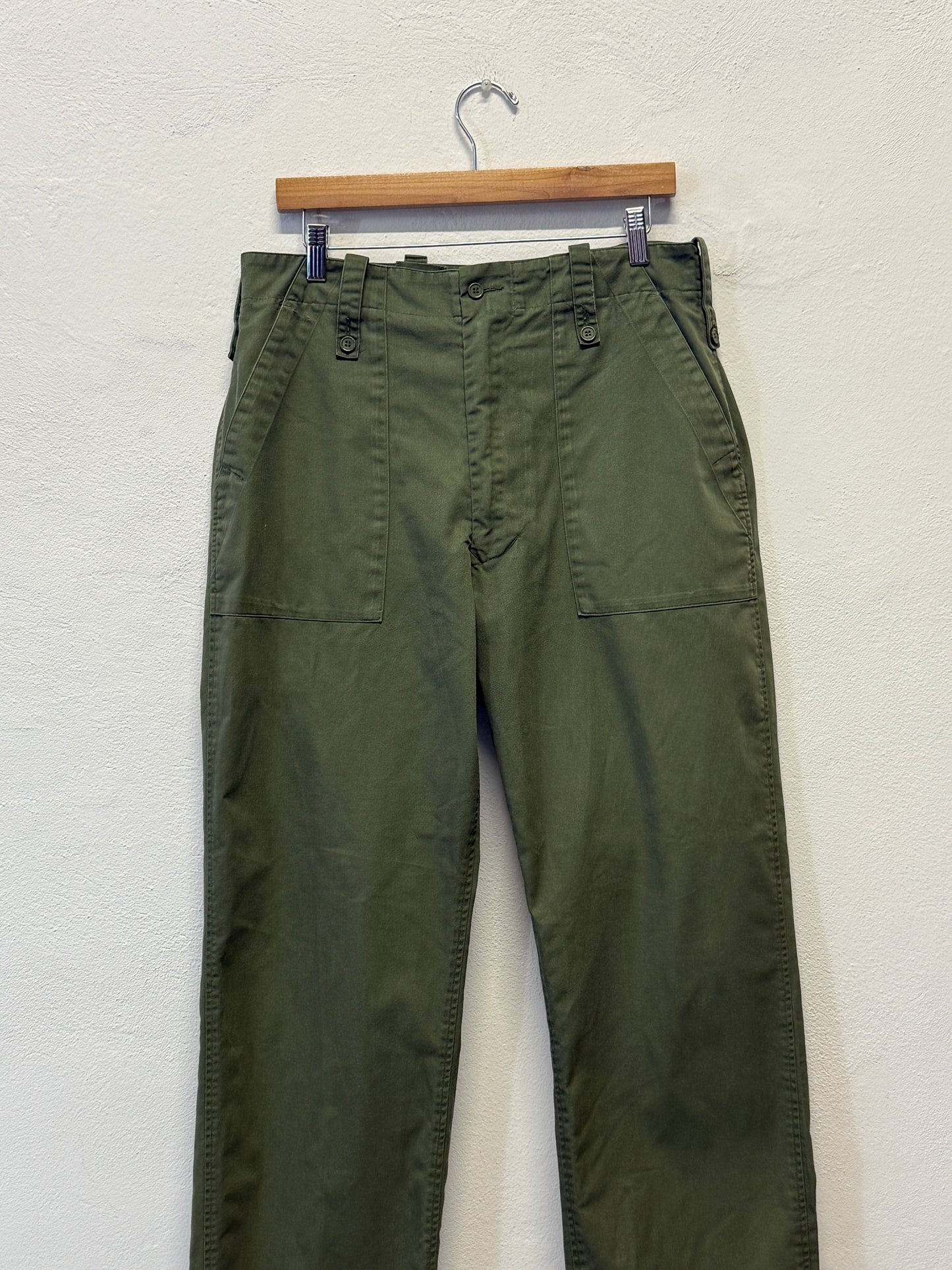 Vintage British Fatigue Army Pants “W33”