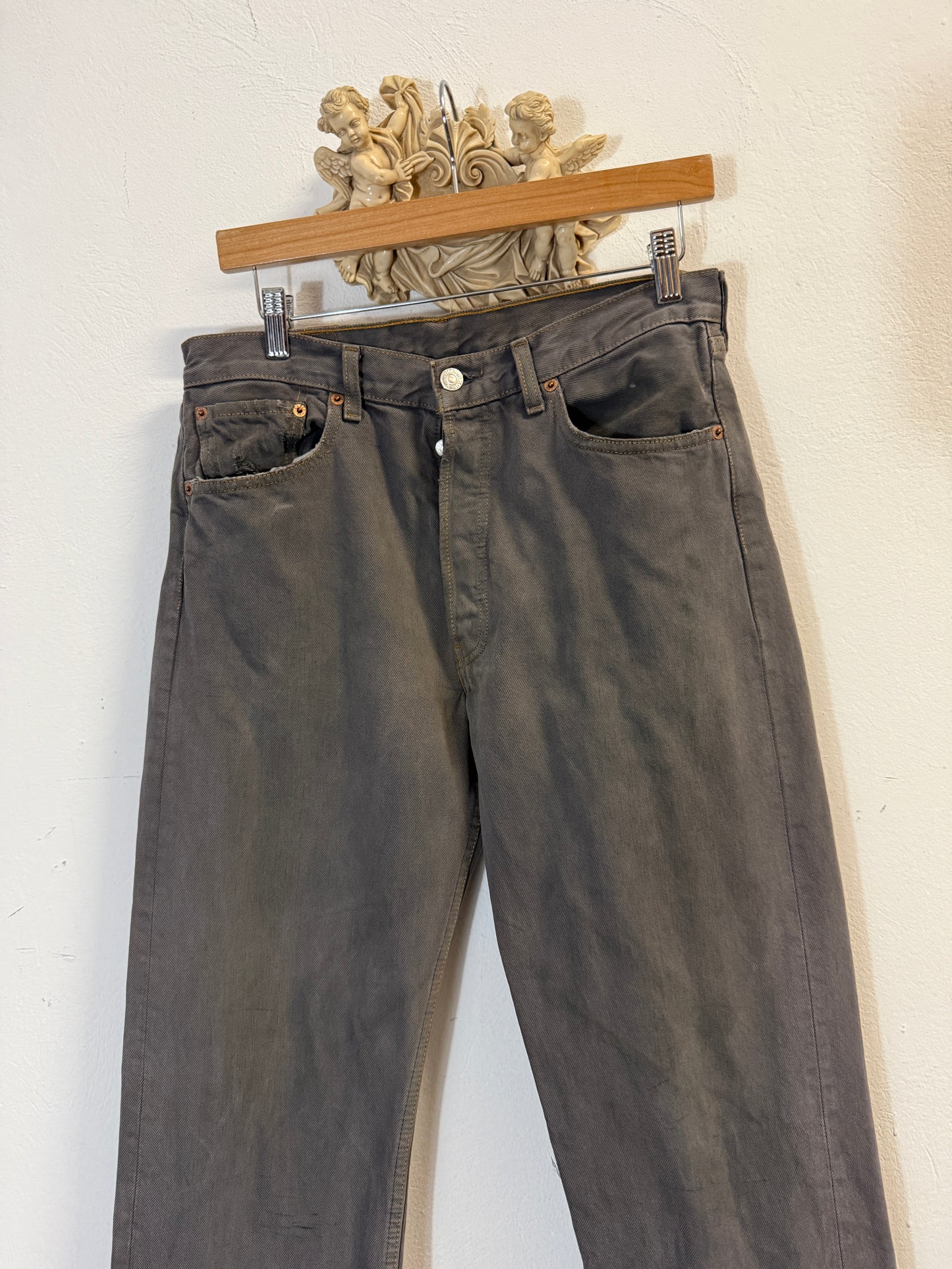 Vintage Levi’s 501 “W32 L32”