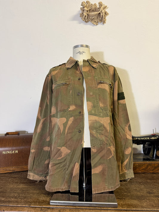Vintage 90’s Hungarian Army Overshirt “L/XL”