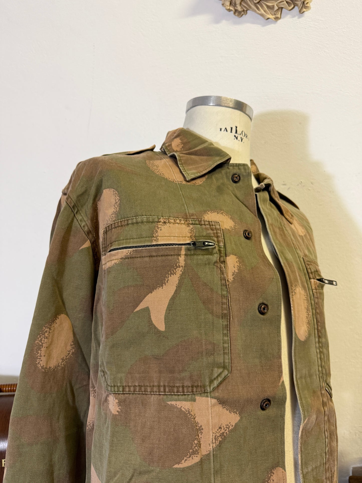Vintage 90’s Hungarian Army Overshirt “M/L”