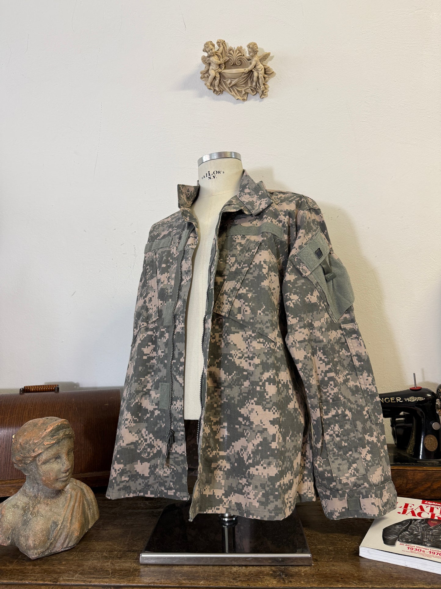 BDU Jacket Digital Camo Us Army  “L/XL”