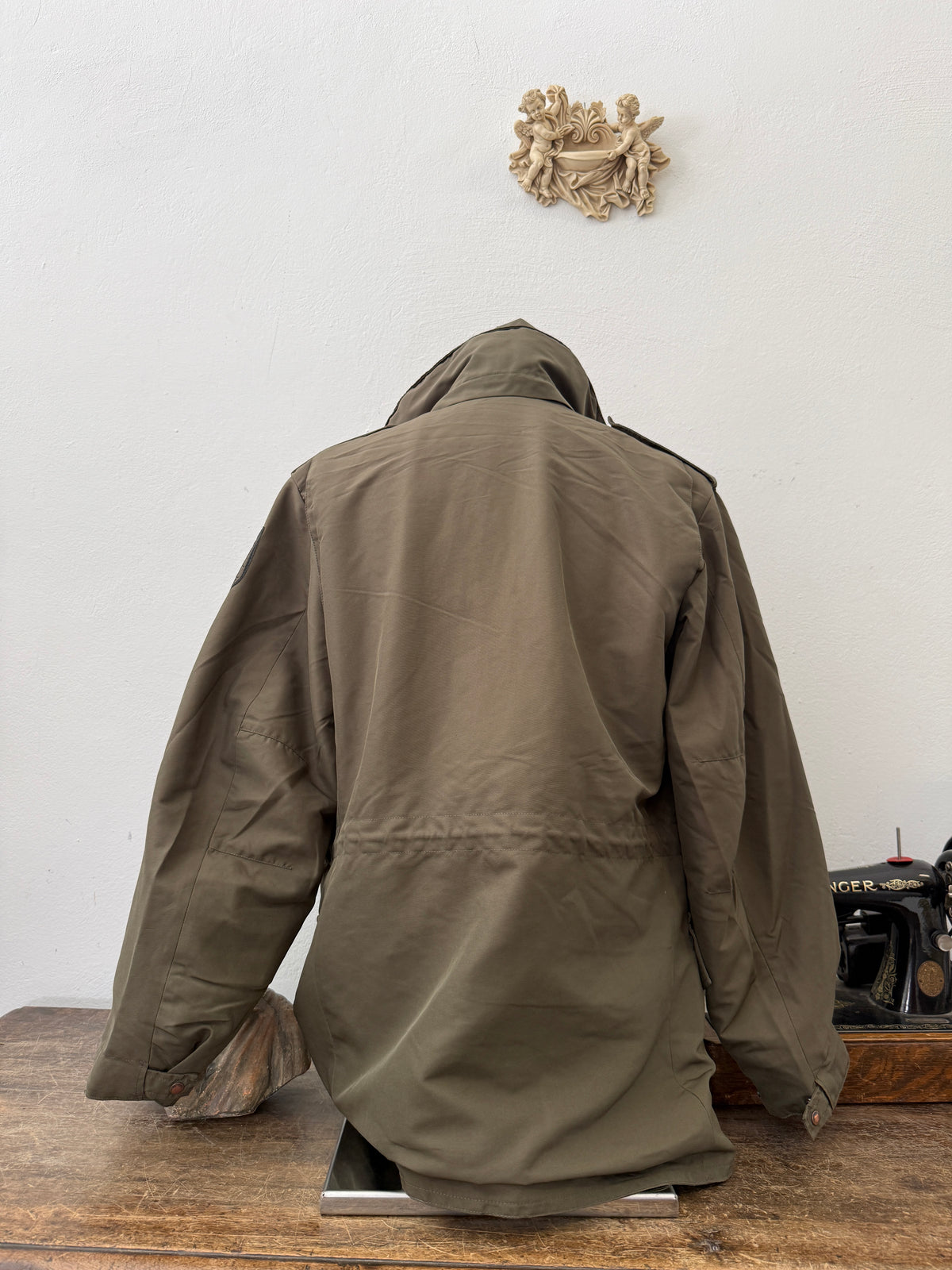 Vintage 90’s Austrian Army Jacket “L”