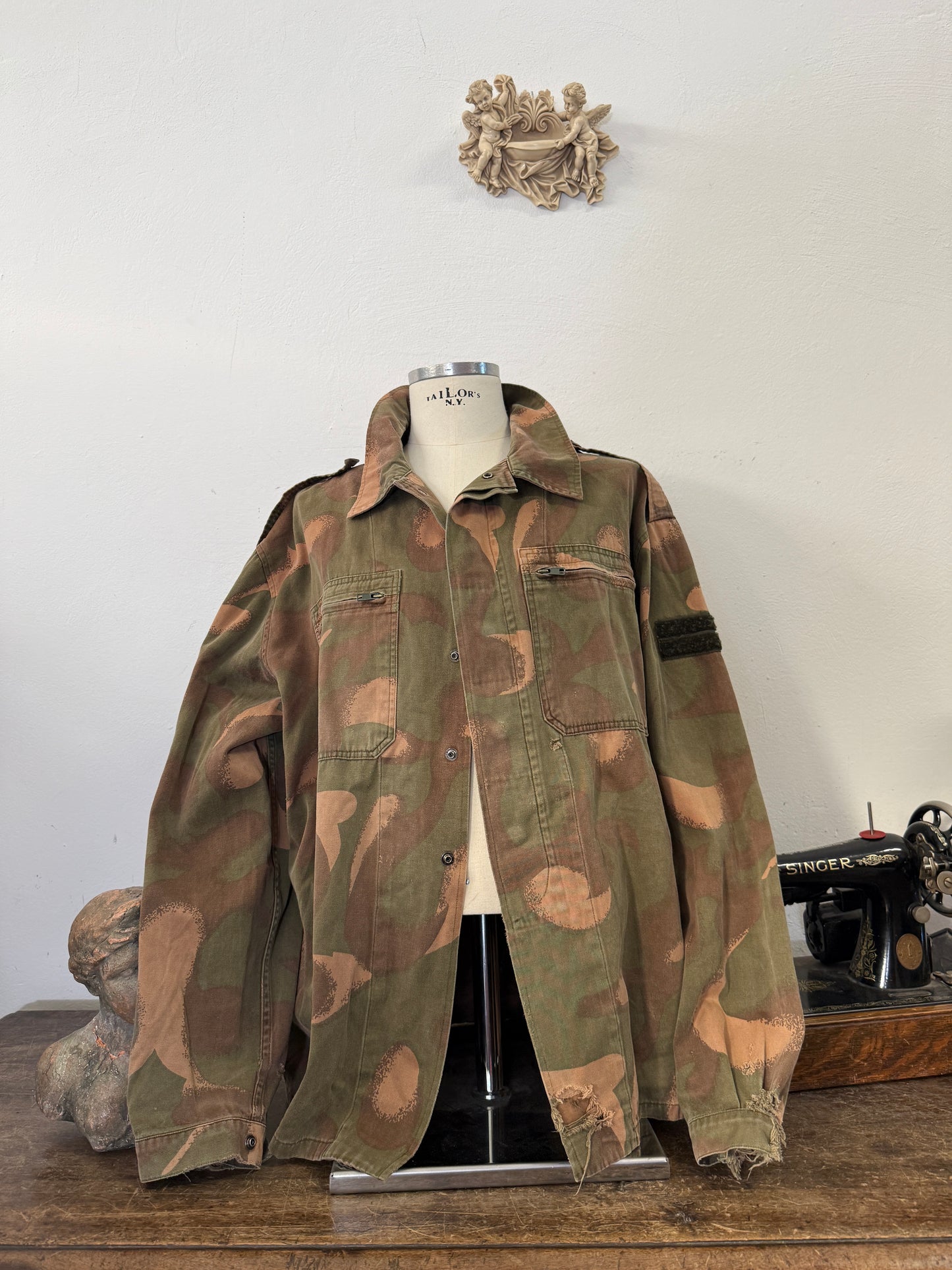 Vintage 90’s Hungarian Army Overshirt “XL/XXL”