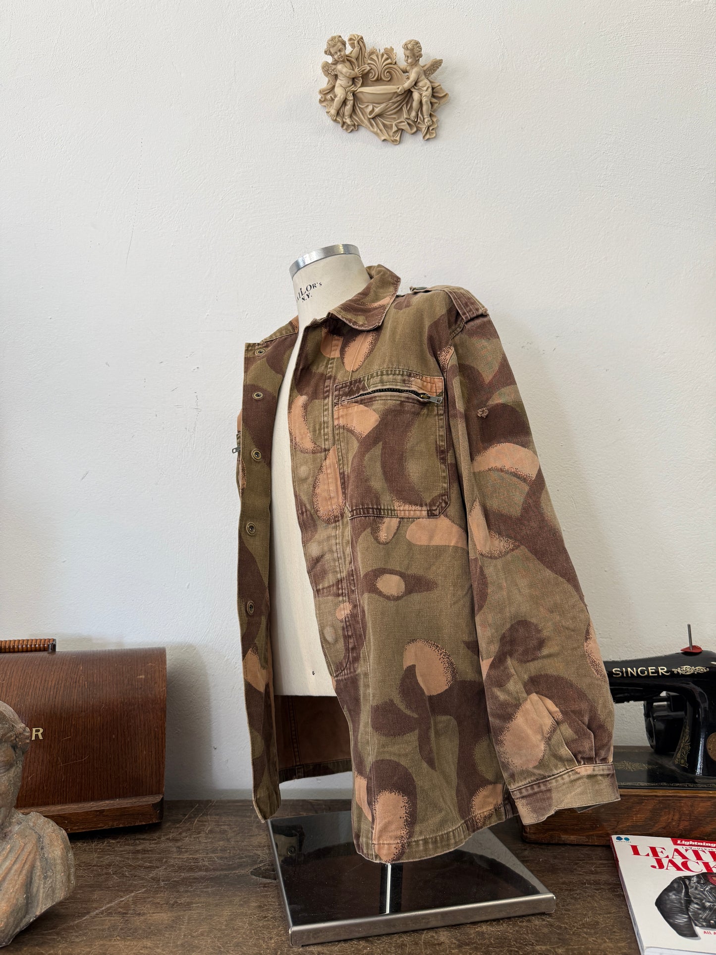 Vintage 90’s Hungarian Army Overshirt “M”