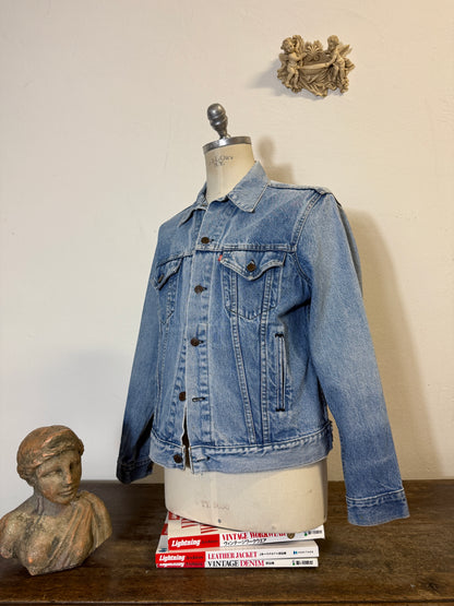 Vintage Levi’s Jacket Made in Usa “M”