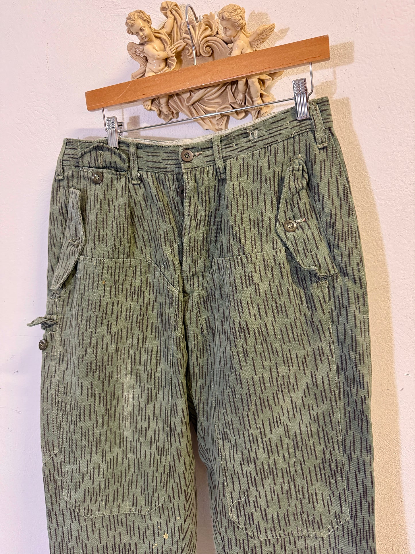 Vintage German Army Cargo Pants “W32”