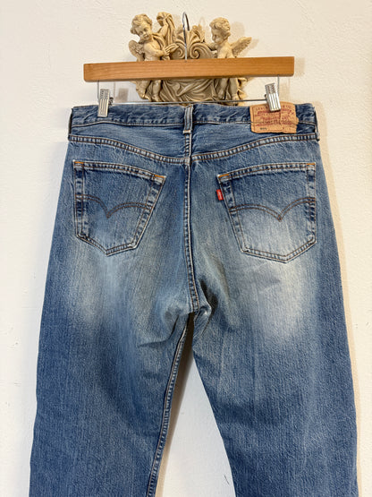 Vintage Levi’s 501 “W33 L32”