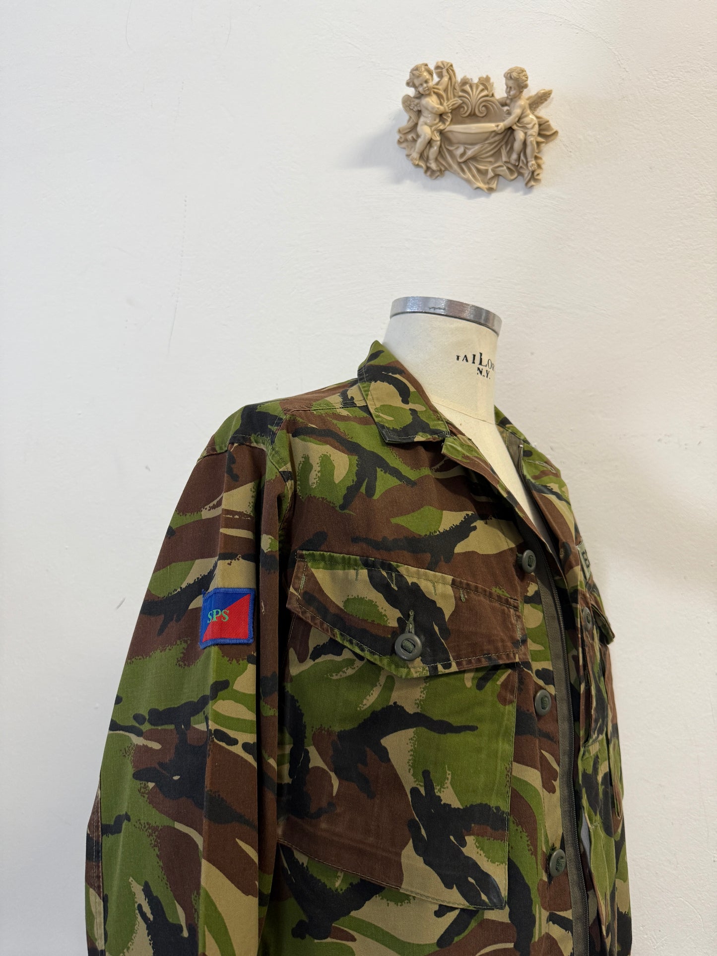 Vintage 90’s British Army Camo Jackets “XL”