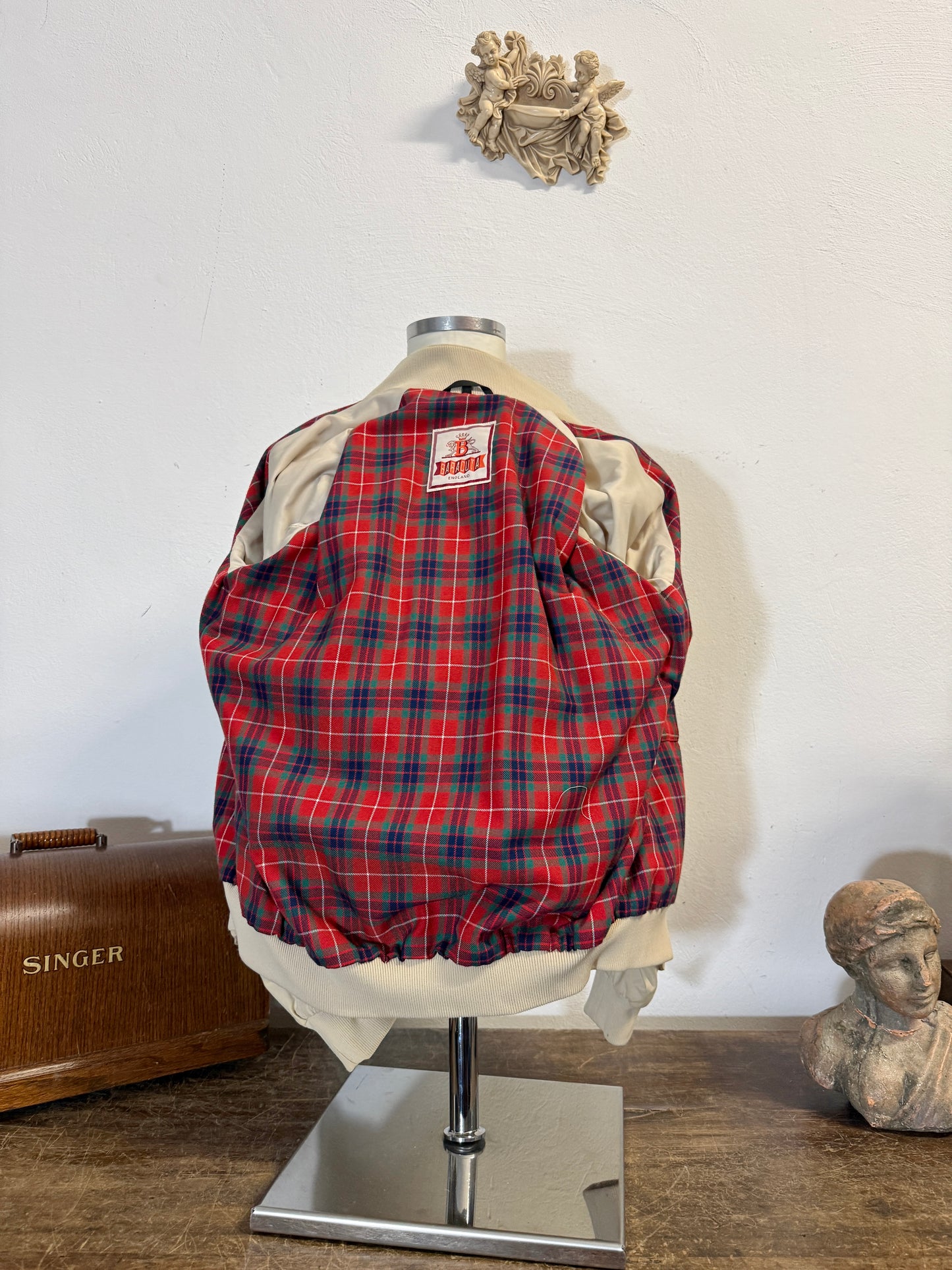 Vintage 90’s Baracuta Jacket Made in England “S/M”