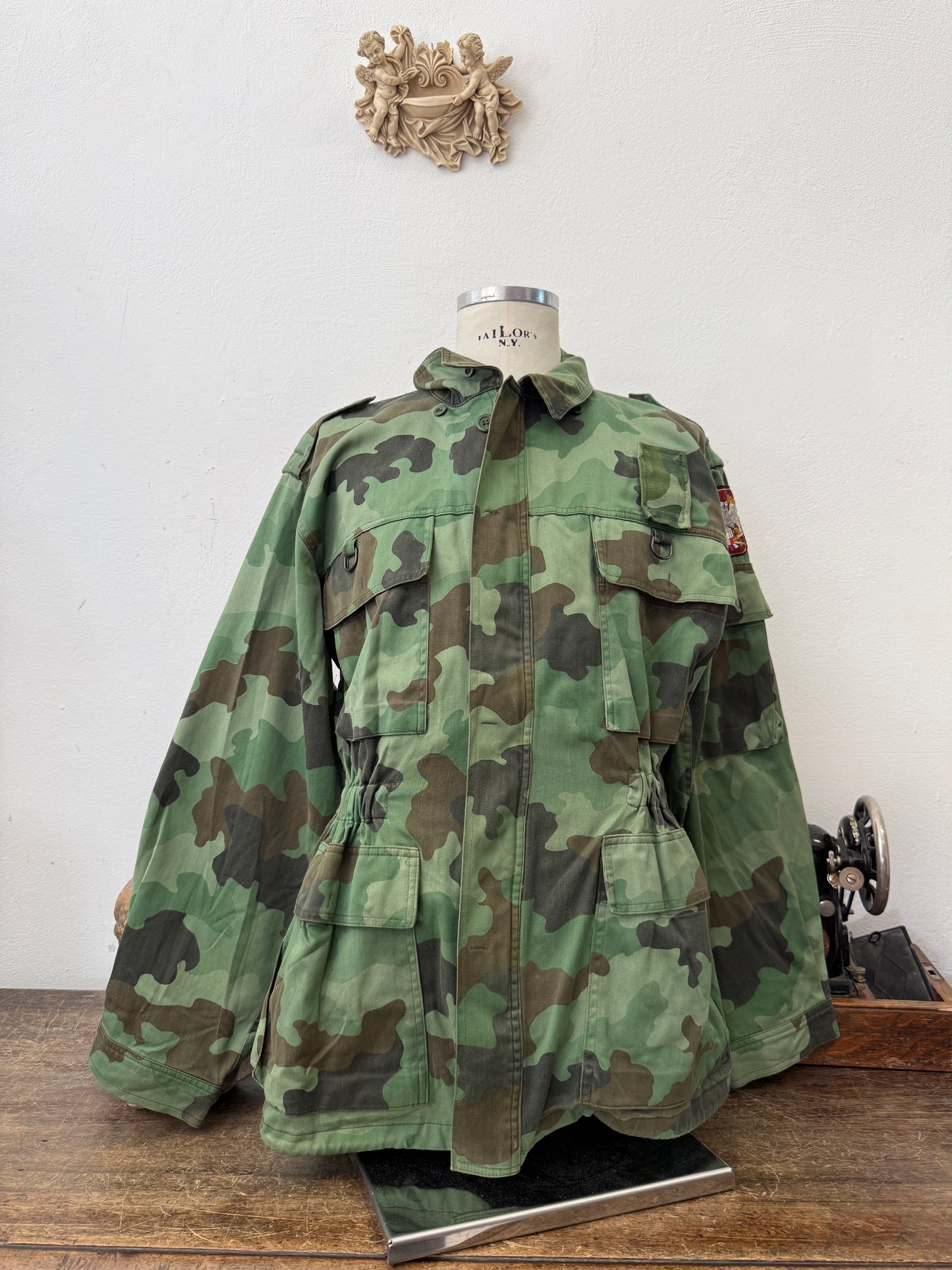 Vintage 90’s Serbian Army Jacket “XL”
