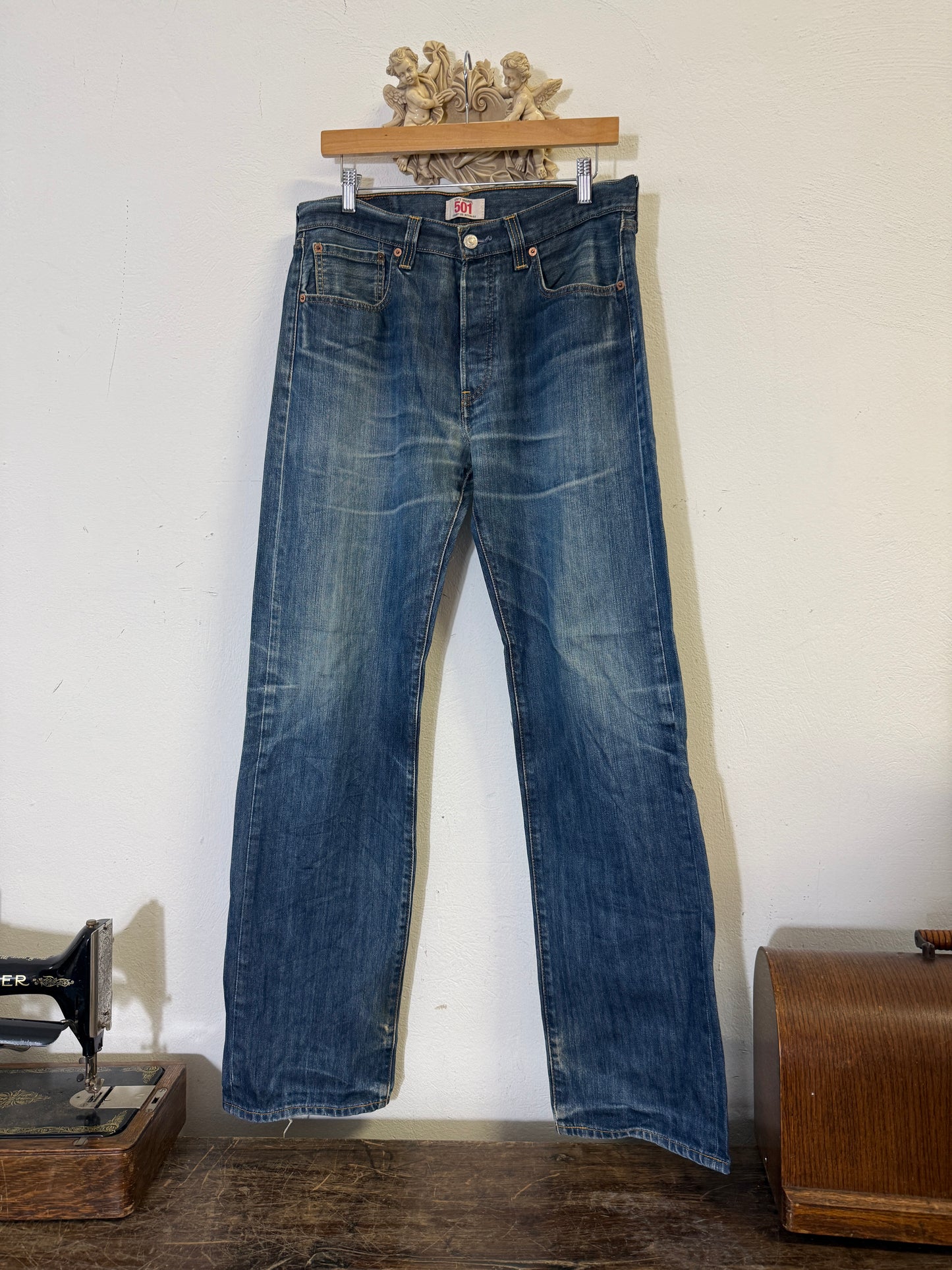 Vintage Levi’s 501 “W33 L34”