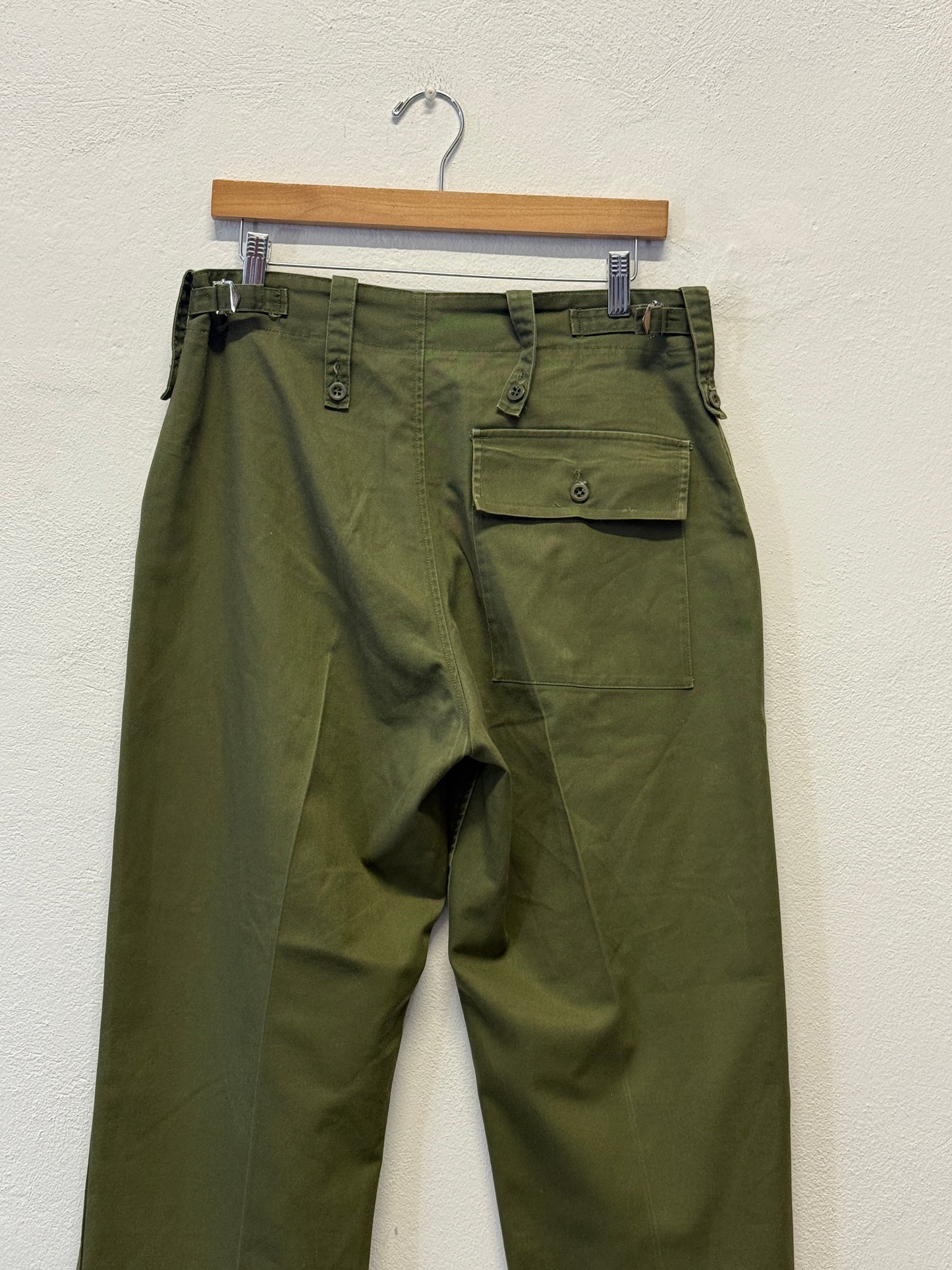 Vintage British Fatigue Army Pants “W32”