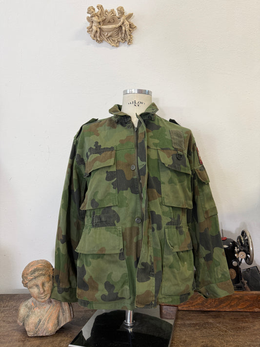 Vintage 90’s Serbian Army Jacket “M/L”