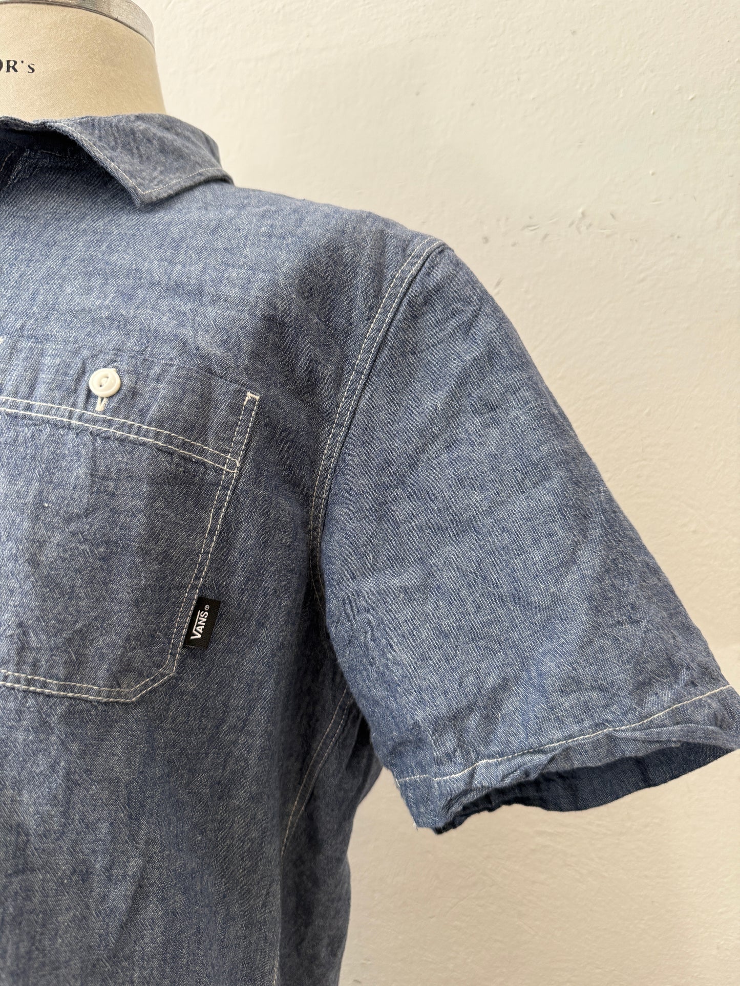 Chambray Shirt Vans “L”
