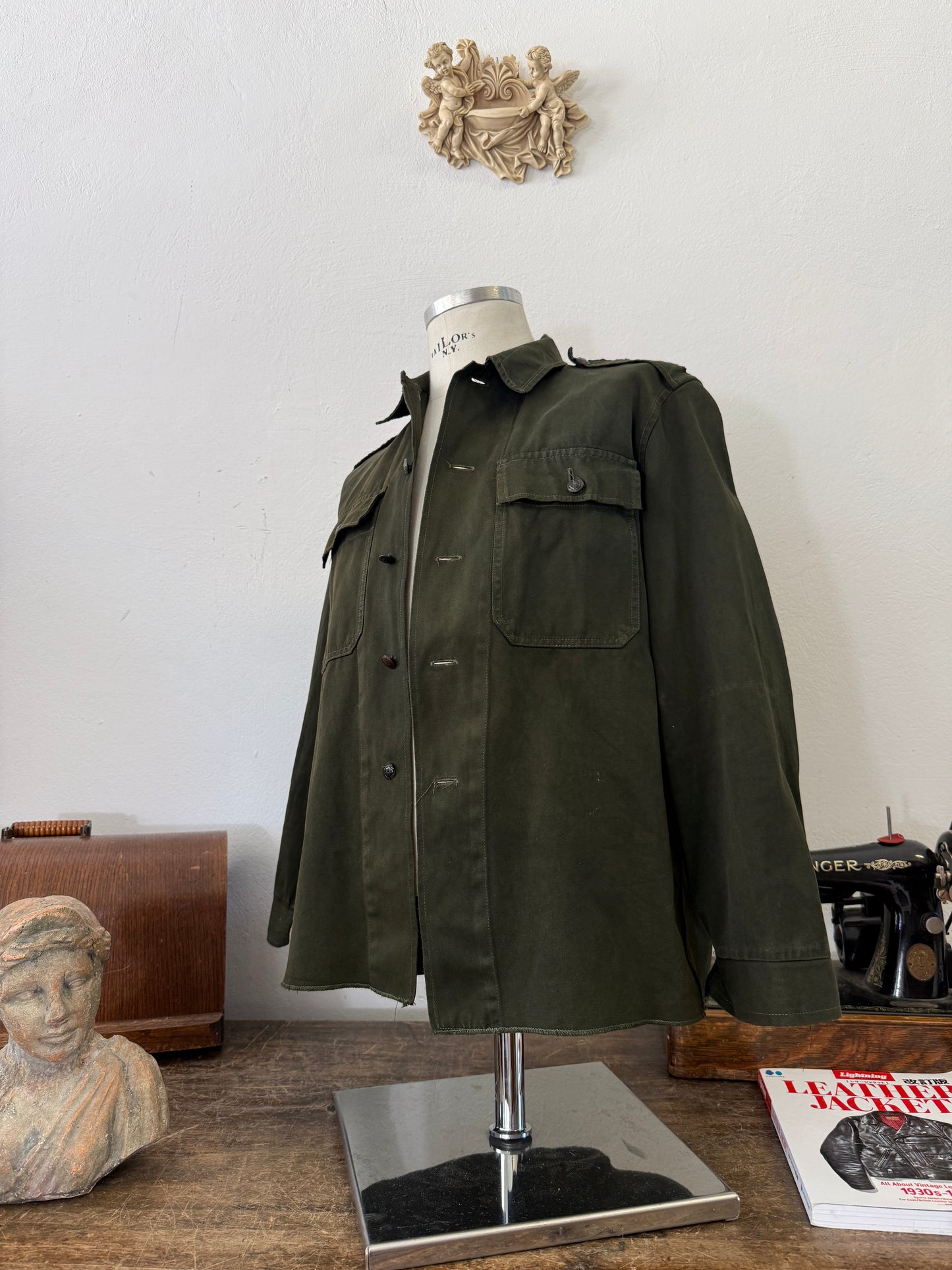 Vintage 80’s Faded Hungarian Army Shirt “S/M”