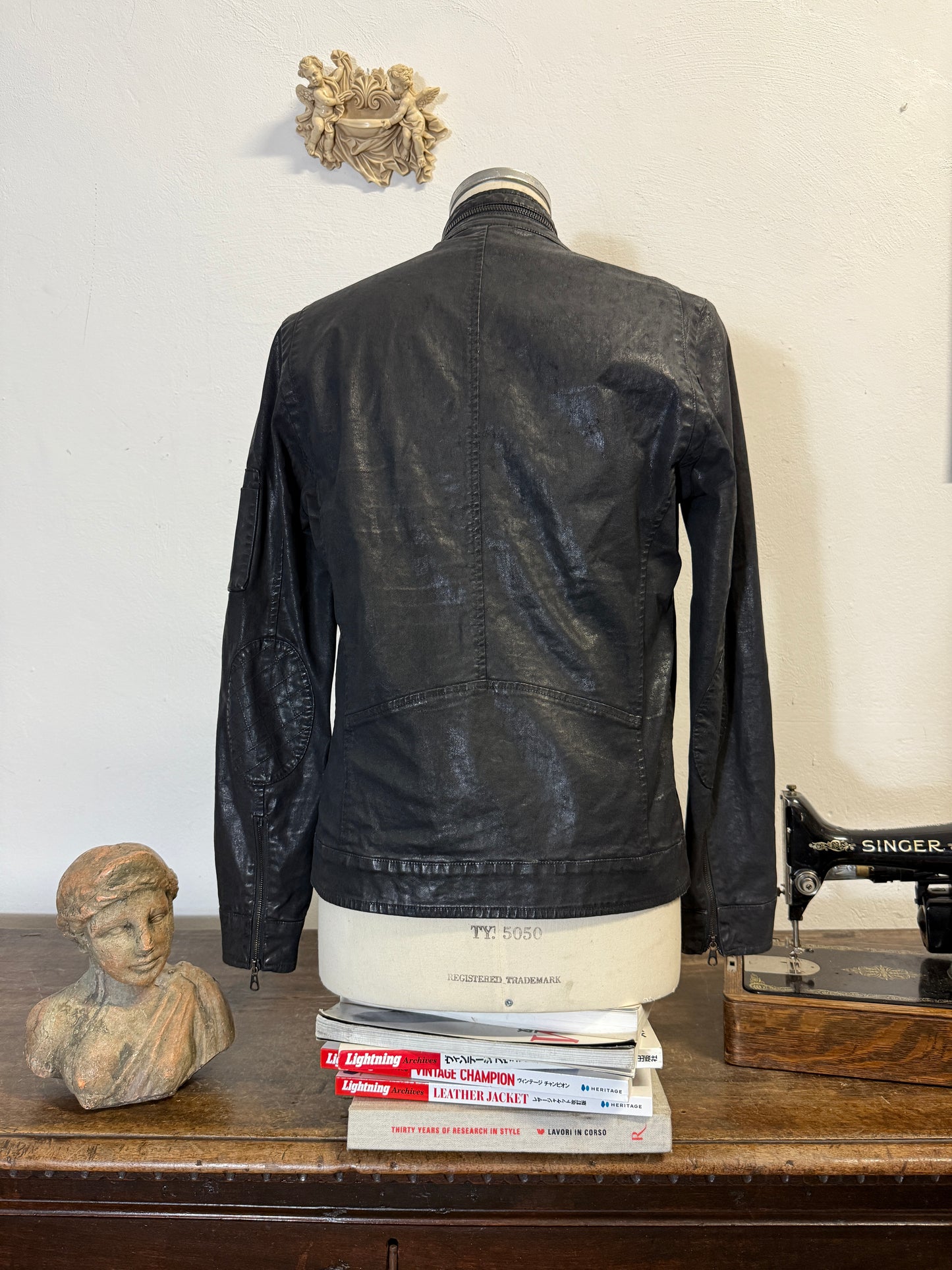 Glossy Leather-Effect Cotton Jacket “S”