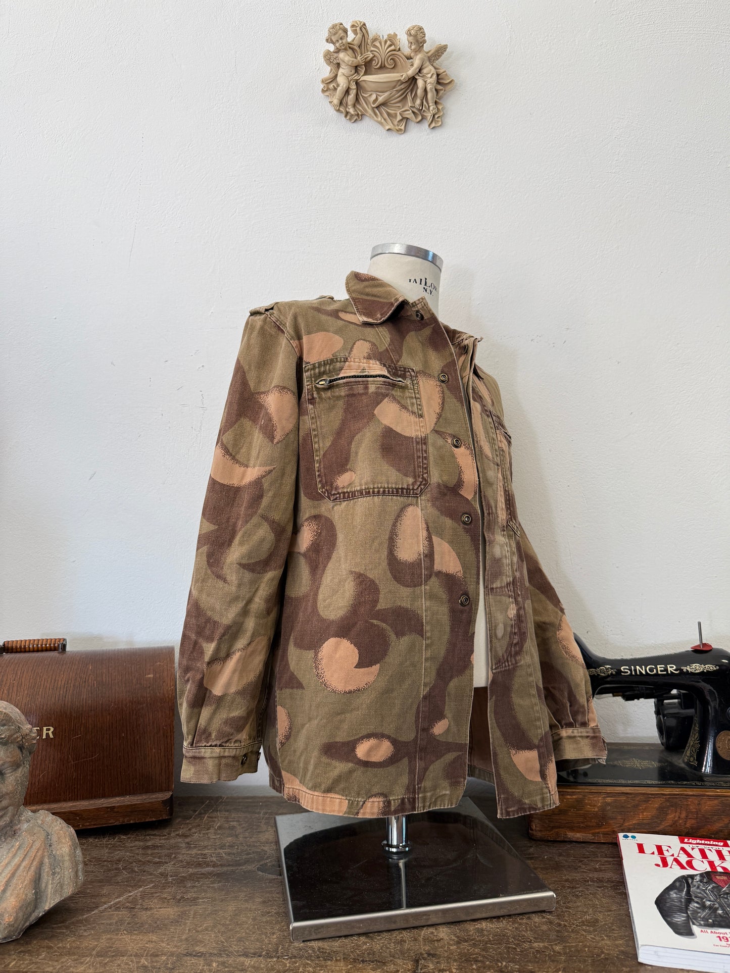 Vintage 90’s Hungarian Army Overshirt “M”