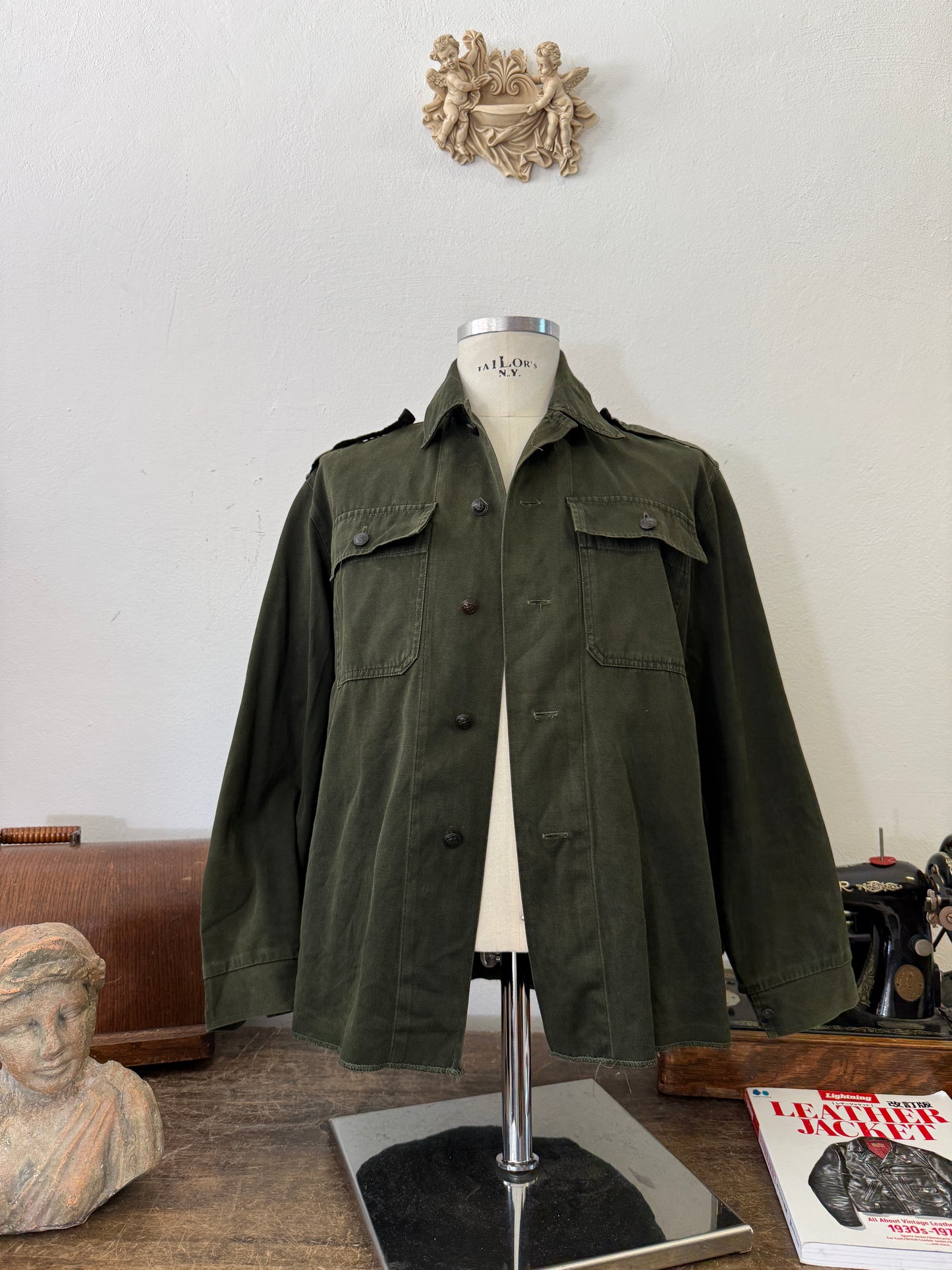 Vintage 80’s Faded Hungarian Army Shirt “S/M”