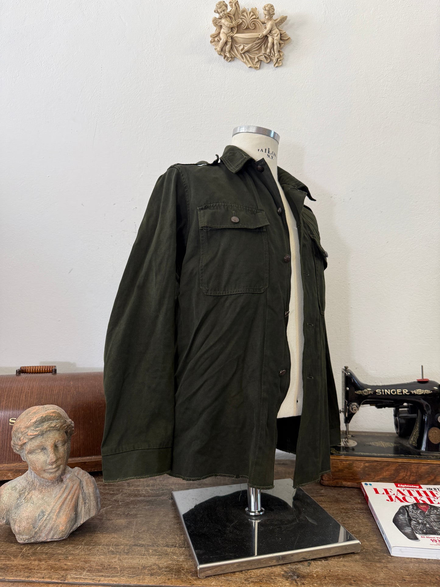 Vintage 80’s Faded Hungarian Army Shirt “S/M”