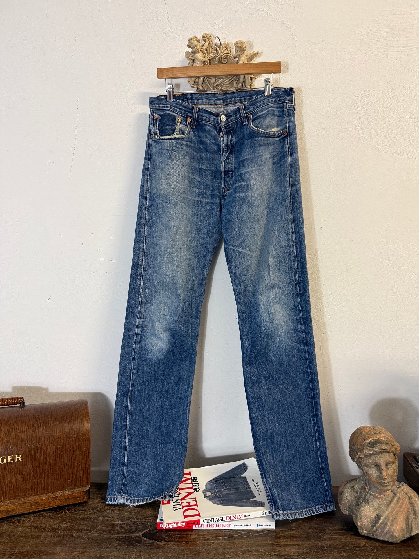 Vintage Levi’s 501 “W33 L34”