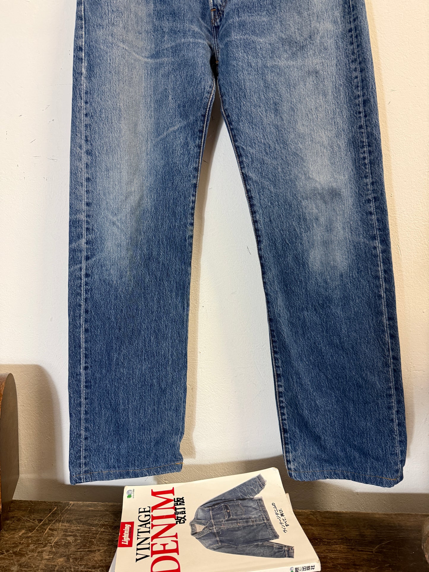Vintage Levi’s 501 “W35 L32”