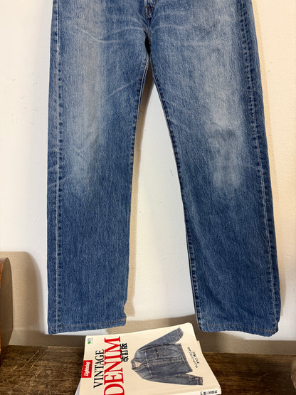 Vintage Levi’s 501 “W35 L32”