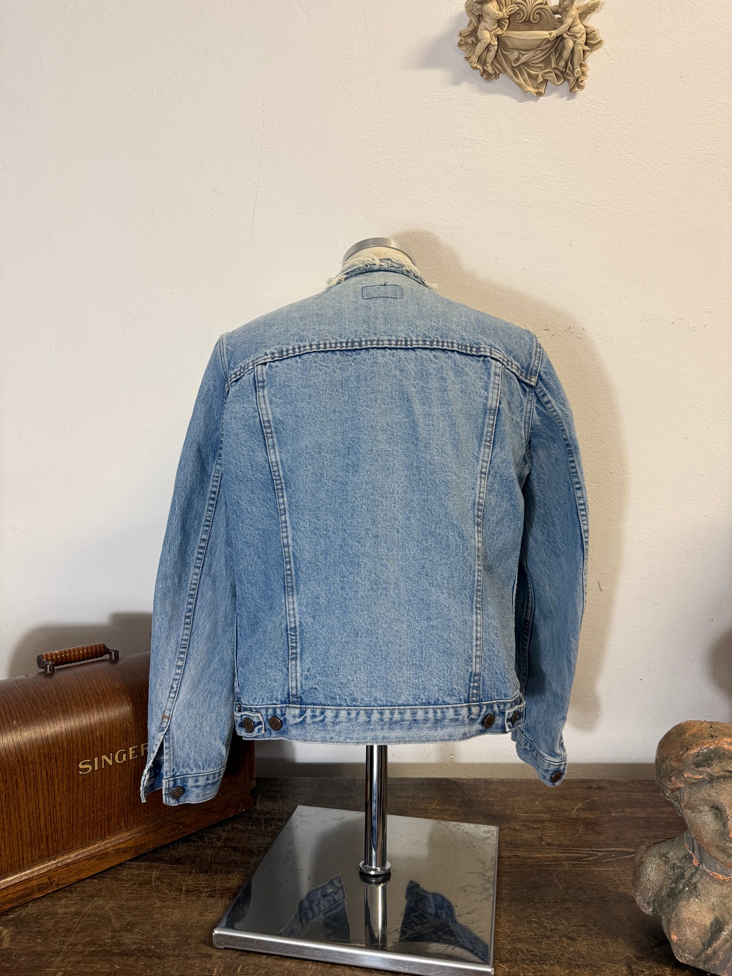 Vintage Levi’s Jacket “S/M”