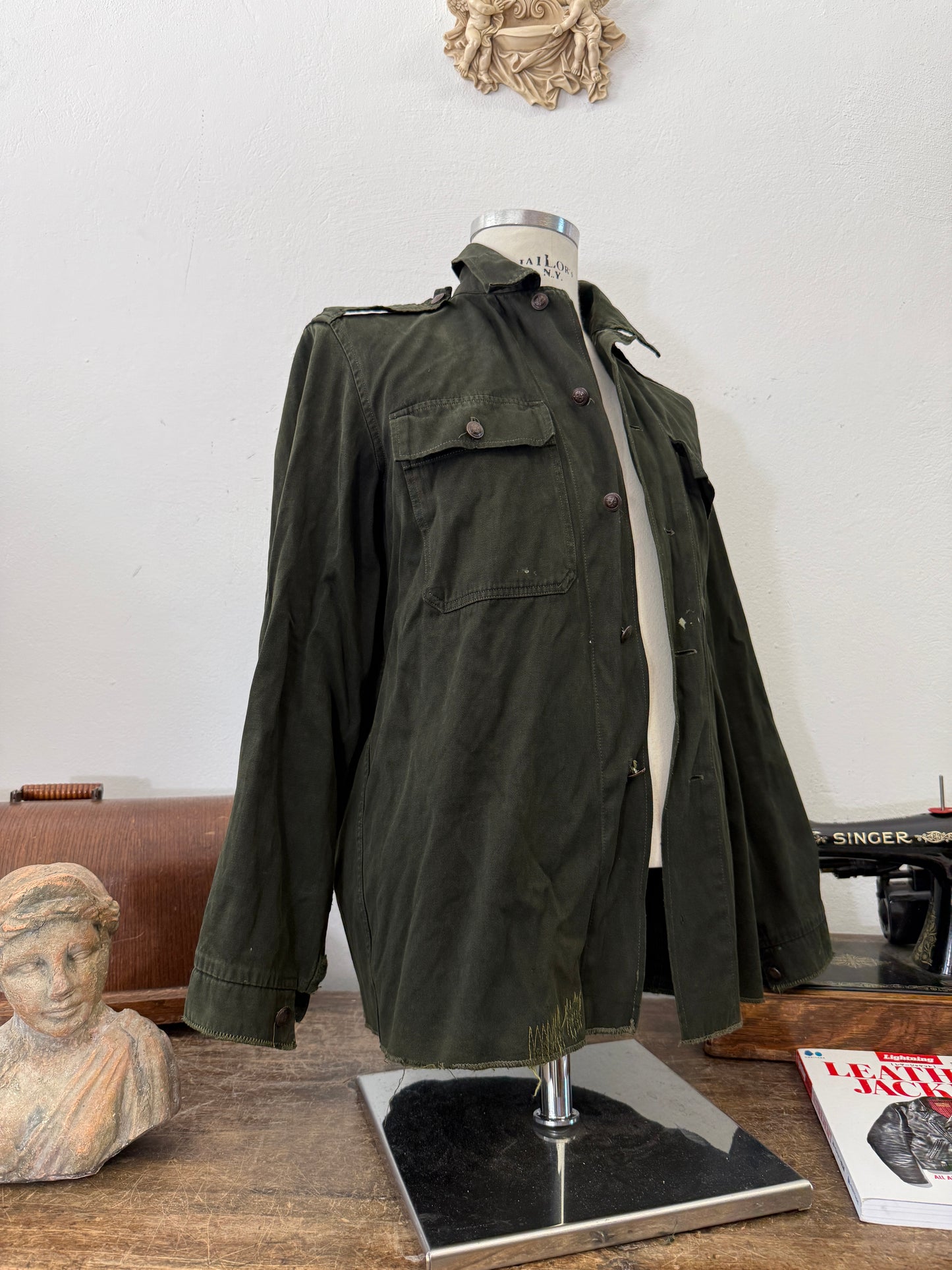 Vintage 80’s Faded Hungarian Army Shirt “M/L”