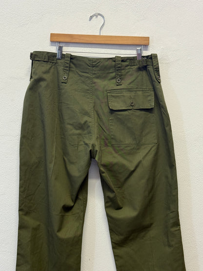 Vintage British Fatigue Army Pants “W35”
