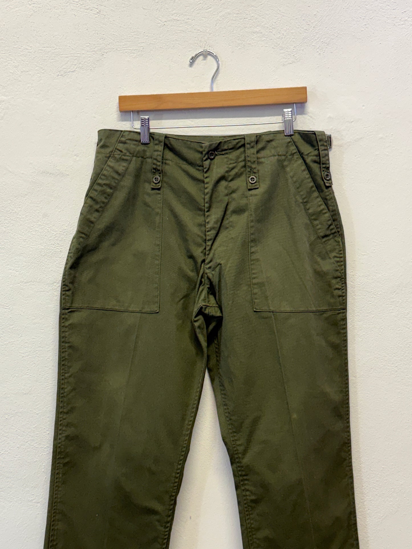 Vintage British Fatigue Army Pants “W33”