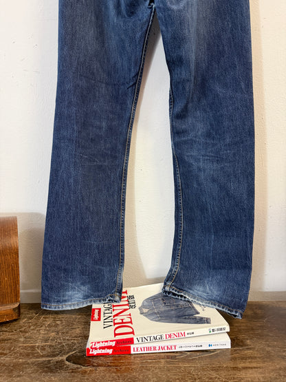 Vintage Levi’s 501 “W34 L34”