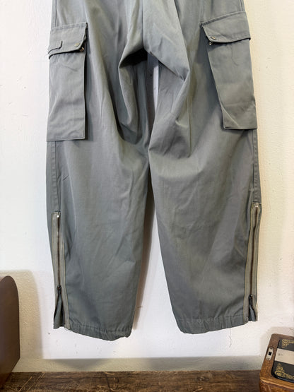 Vintage 90’s Italian Army Cargo Pants “W31”