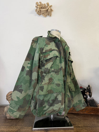Vintage 90’s Serbian Army Jacket “L/XL”