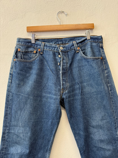 Vintage Levi’s 501 Made in Usa “W35 L32”