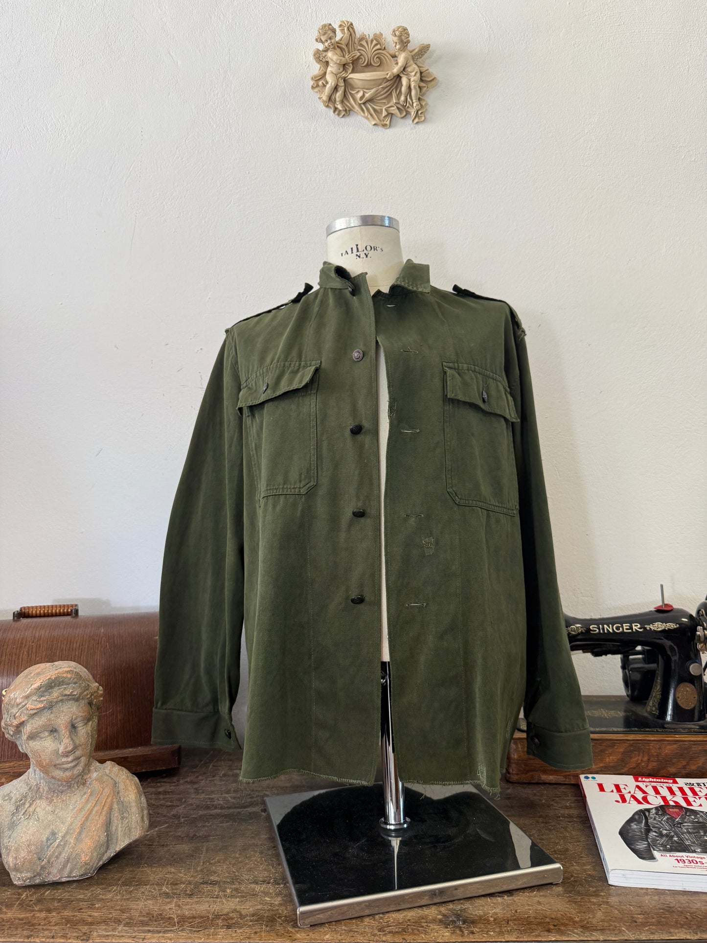 Vintage 80’s Faded Hungarian Army Shirt “M/L”