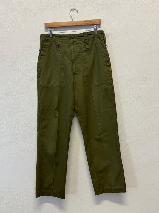 Vintage British Fatigue Army Pants “W32”