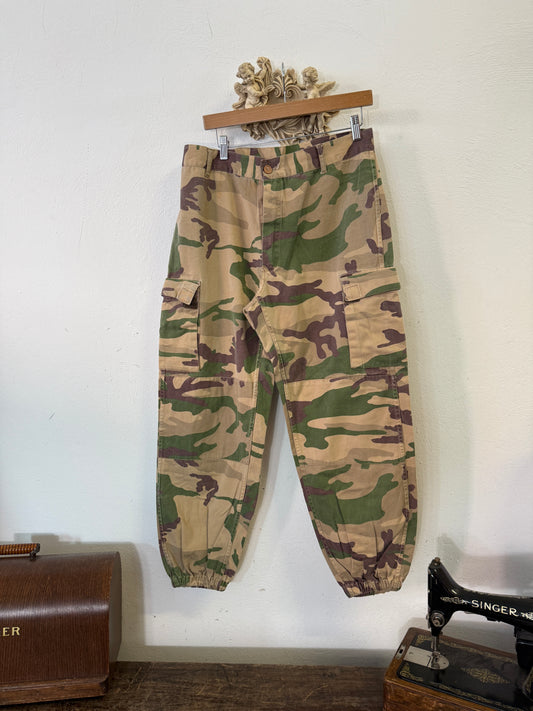 Vintage Italian Army Cargo Pants “W33”