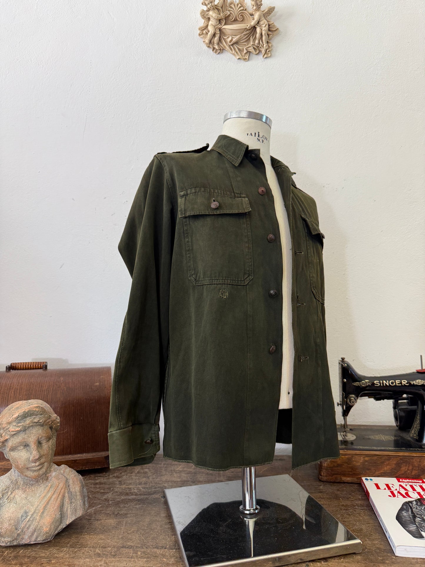 Vintage 80’s Faded Hungarian Army Shirt “S/M”