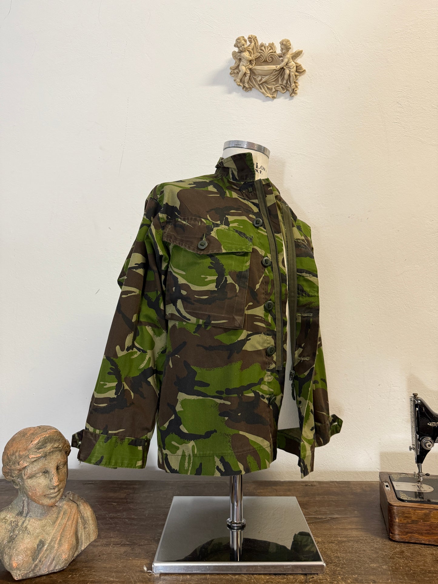 Vintage 90’s British Army Camo Jackets “XS”