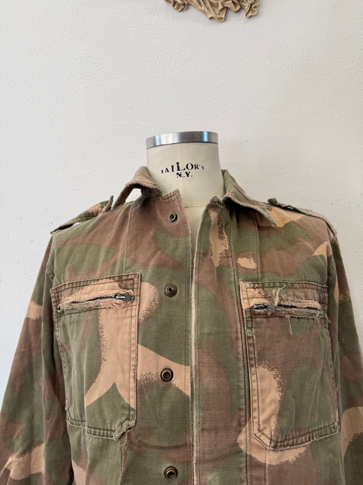 Vintage 90’s Hungarian Army Overshirt “M”