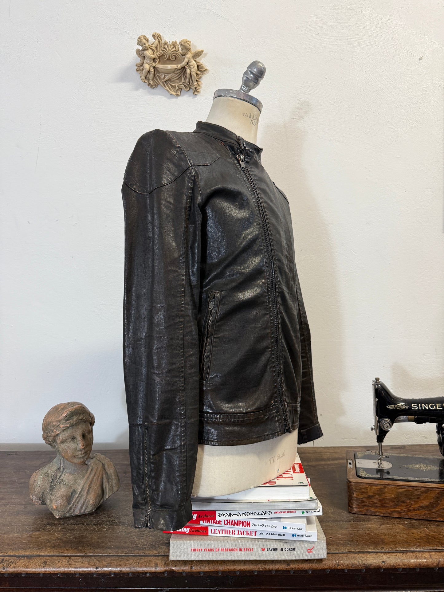 Glossy Leather-Effect Cotton Jacket “M”
