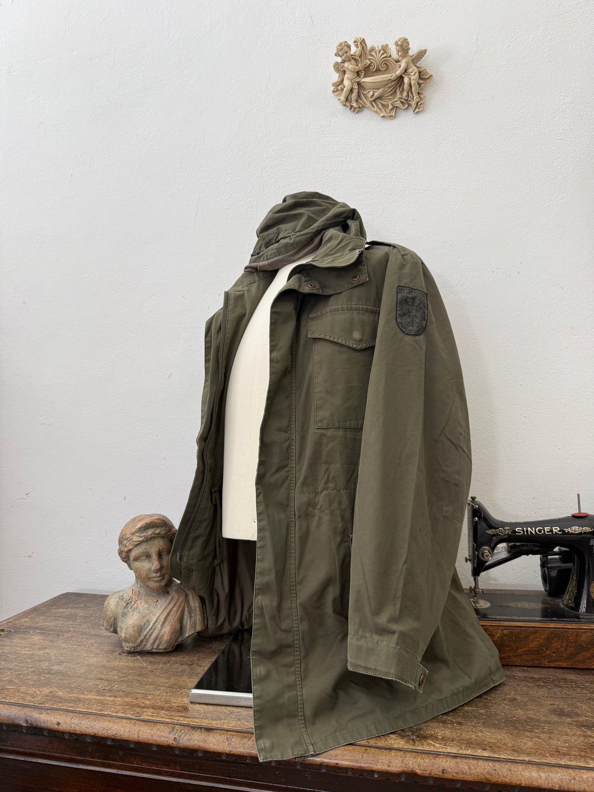 Vintage 90’s Austrian Army Jacket “L”