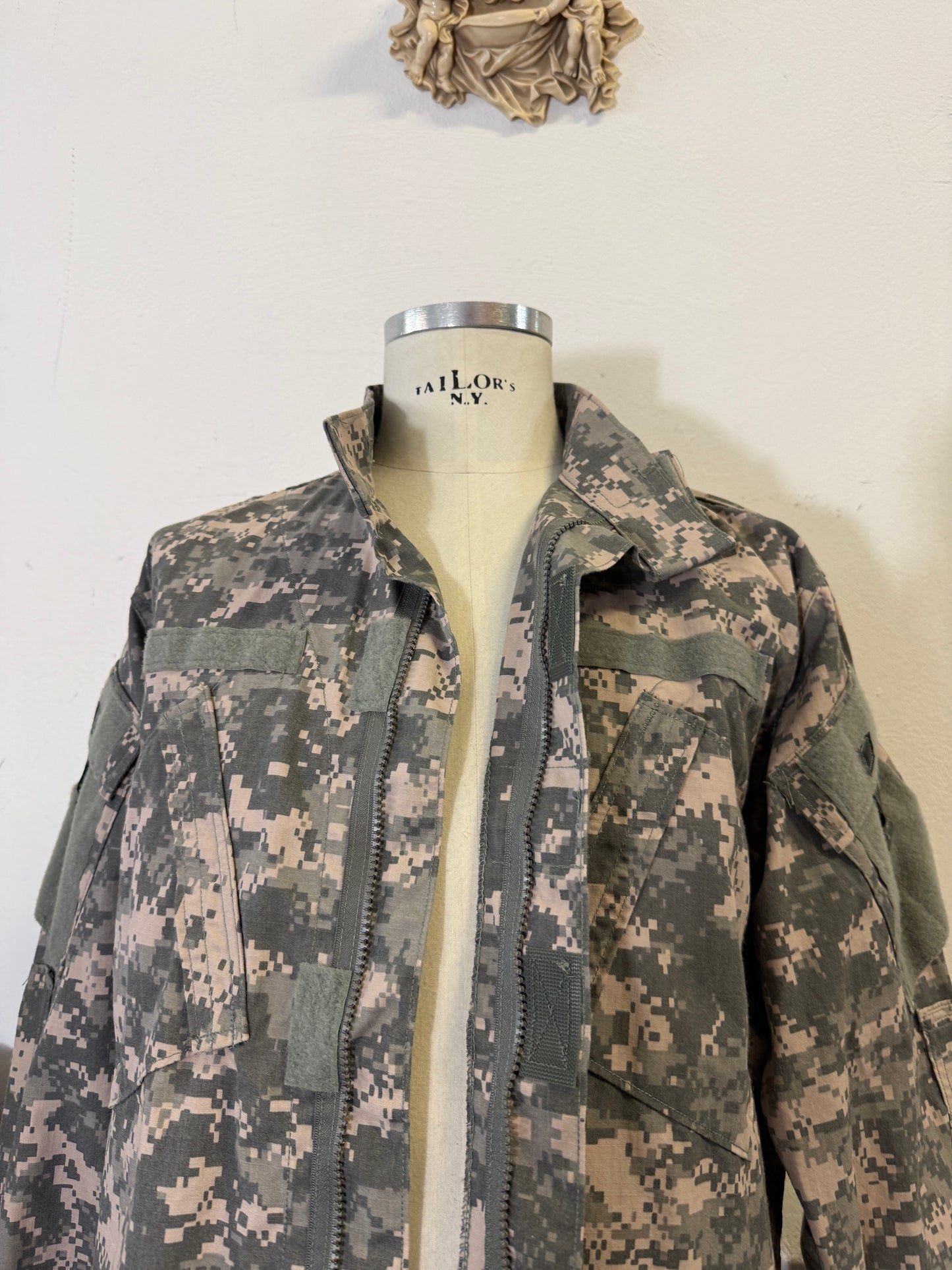 BDU Jacket Digital Camo Us Army  “L/XL”