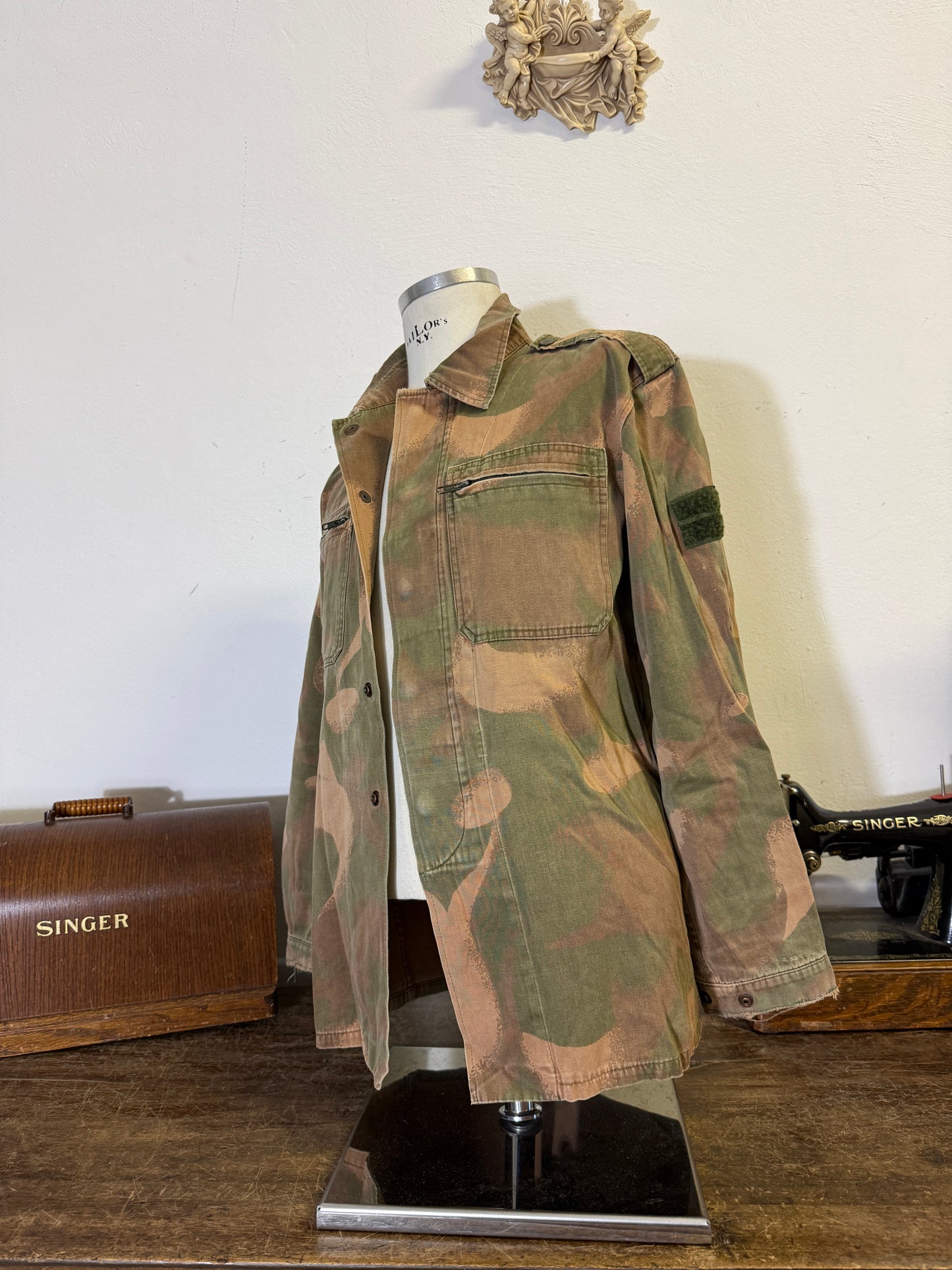 Vintage 90’s Hungarian Army Overshirt “M”