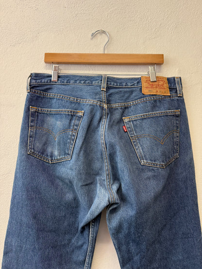Vintage Levi’s 501 Made in Usa “W35 L32”