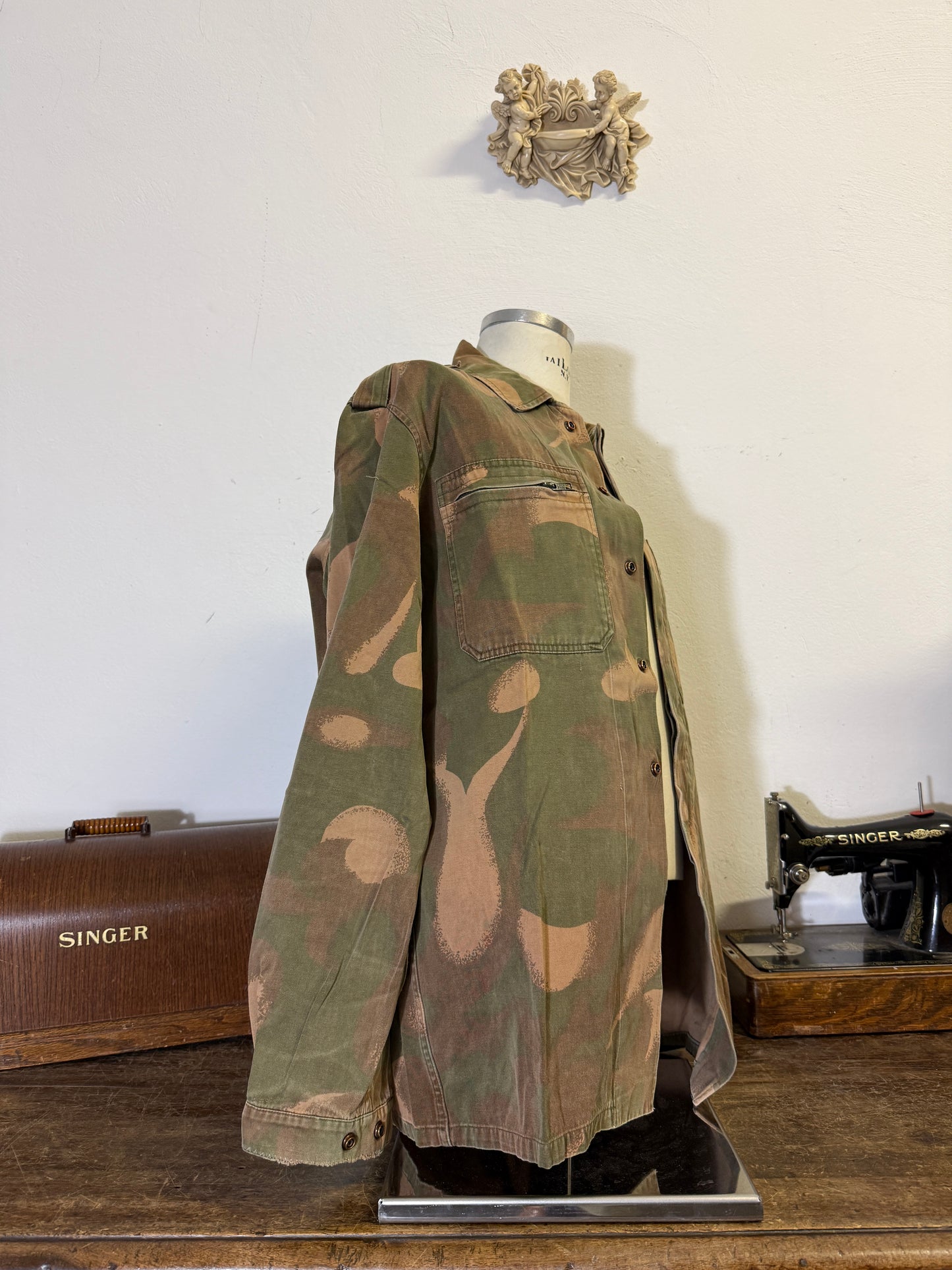 Vintage 90’s Hungarian Army Overshirt “L/XL”