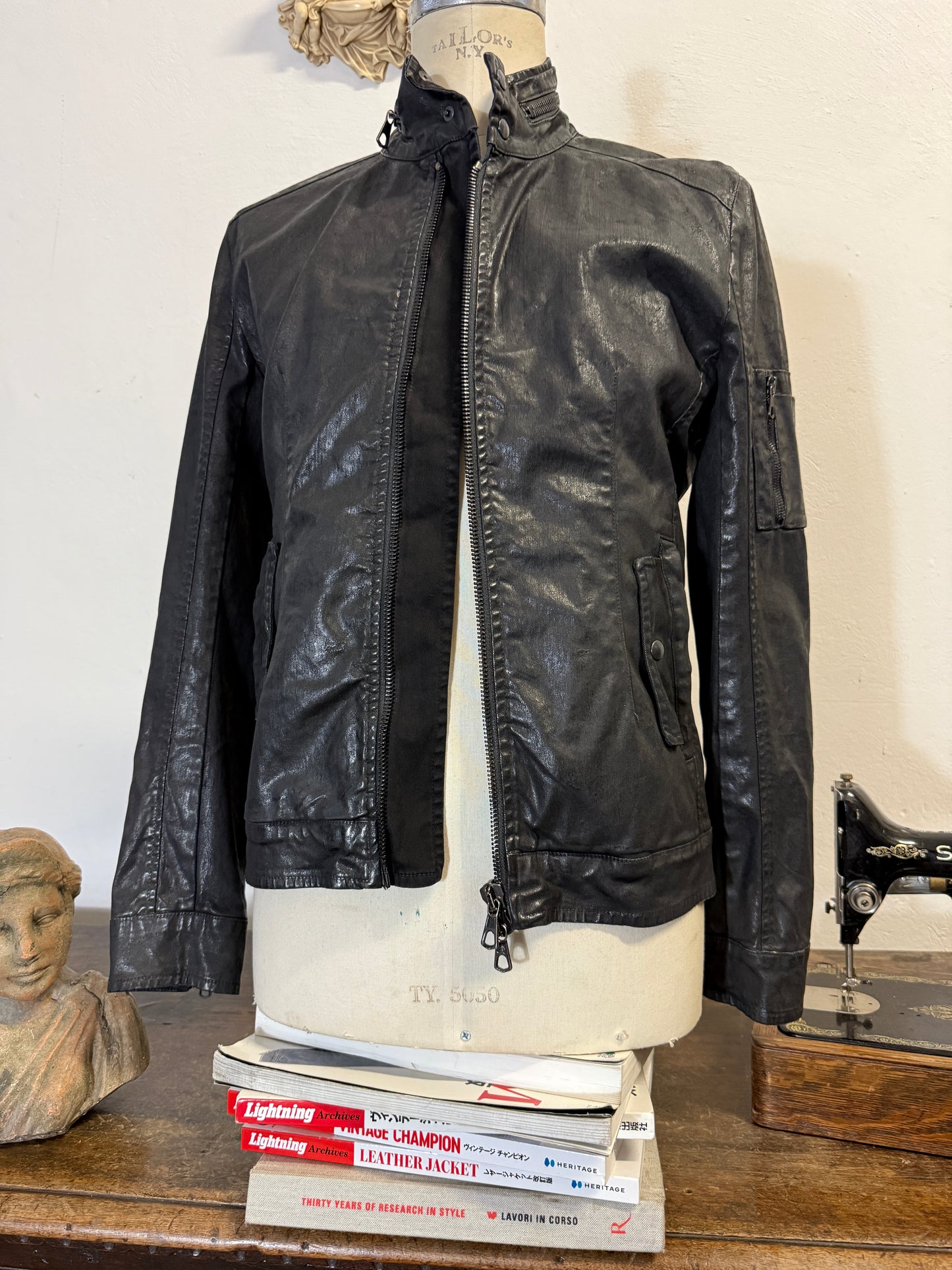 Glossy Leather-Effect Cotton Jacket “S”