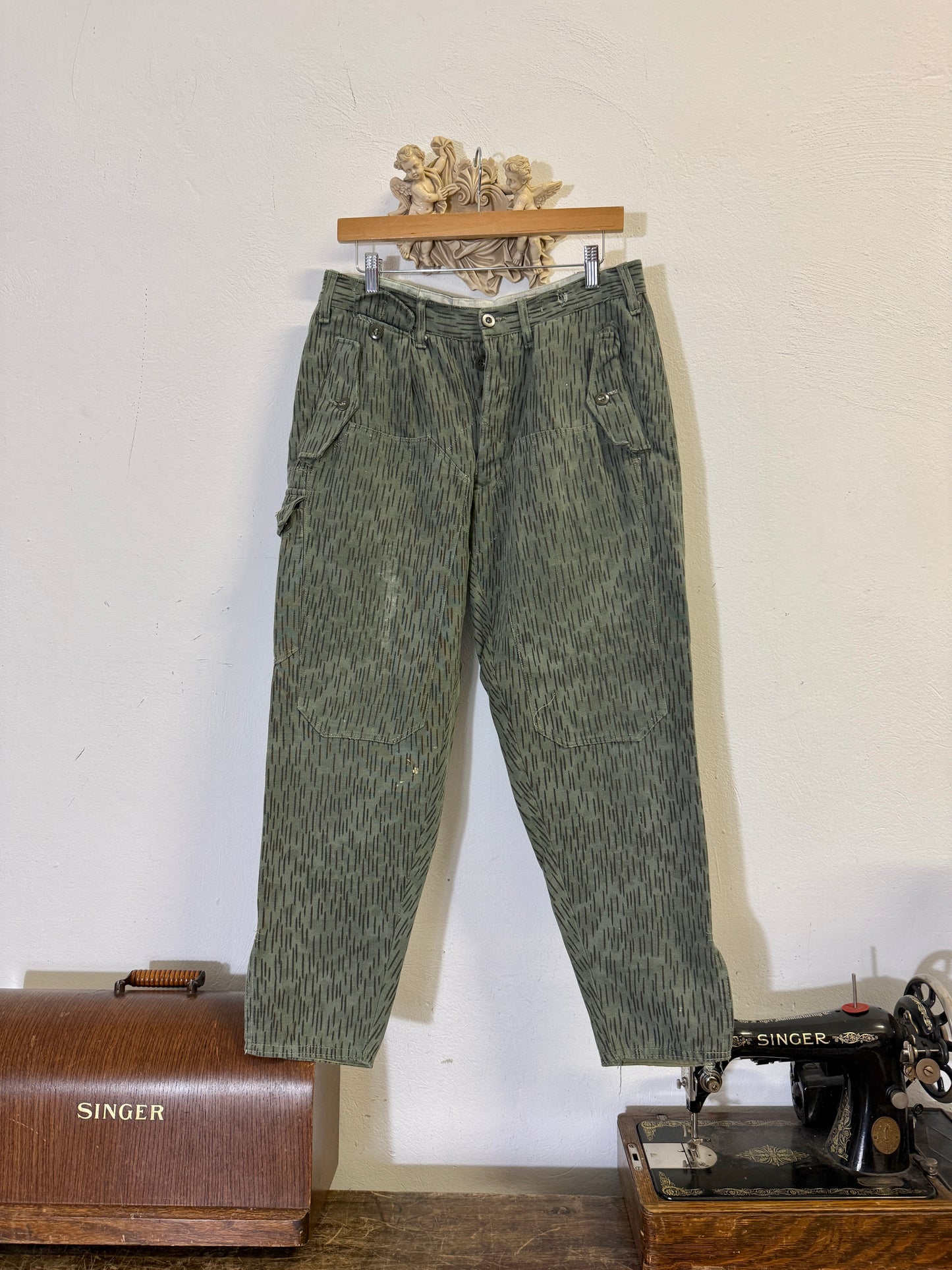 Vintage German Army Cargo Pants “W32”